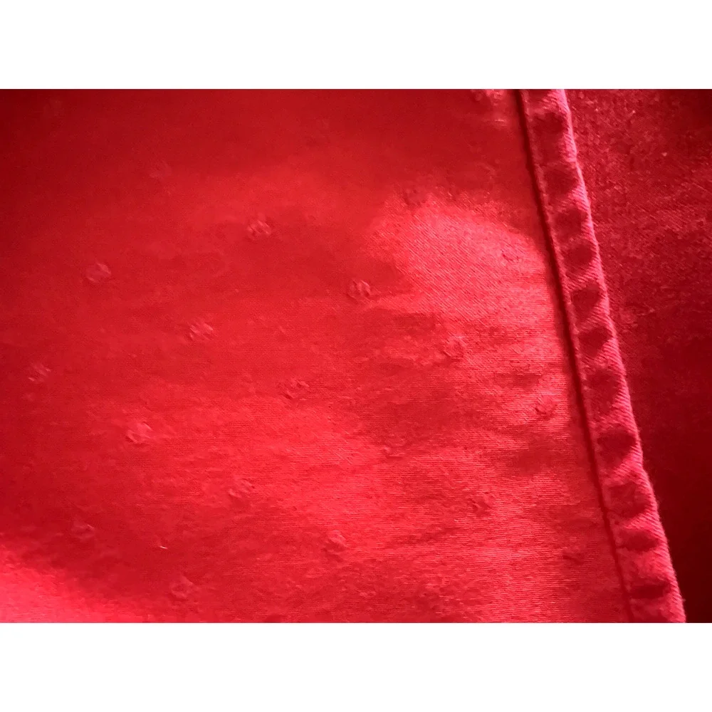 KATE SPADE New York Larabee Dot TABLECLOTH RED/Cranberry Oblong 102